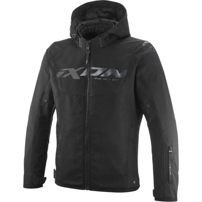 Motorjas Ixon Fierce