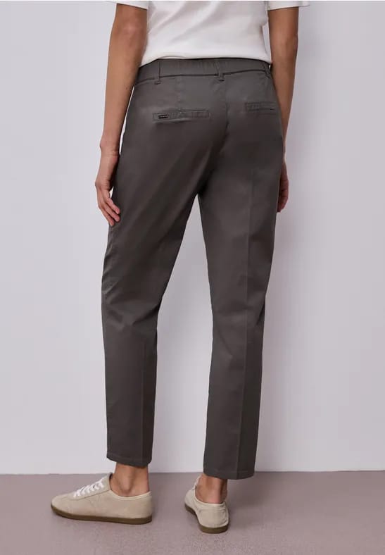Casual fit chino's in een zachte stof