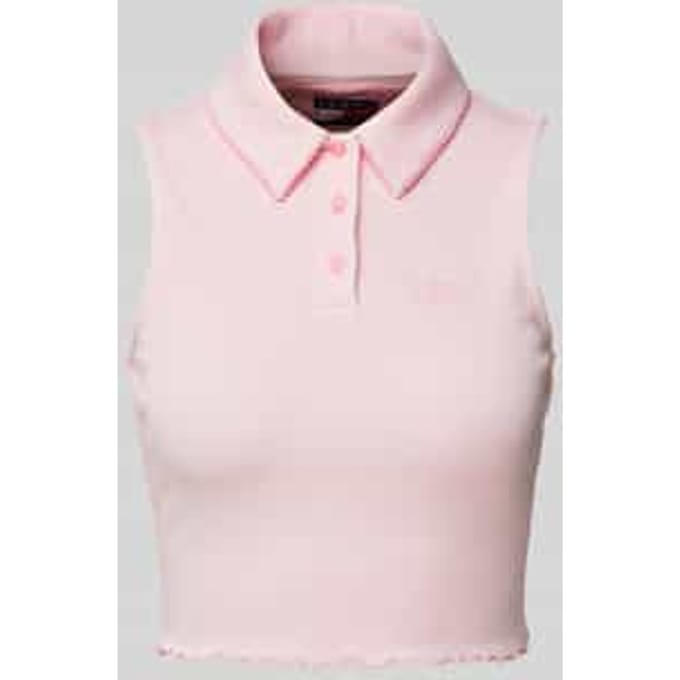 Korte top in riblook