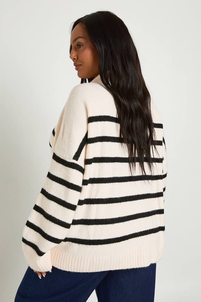 boohoo Dames Plus Soft Knoopkraag Gestreepte Trui | Ecru | Maat: 52
