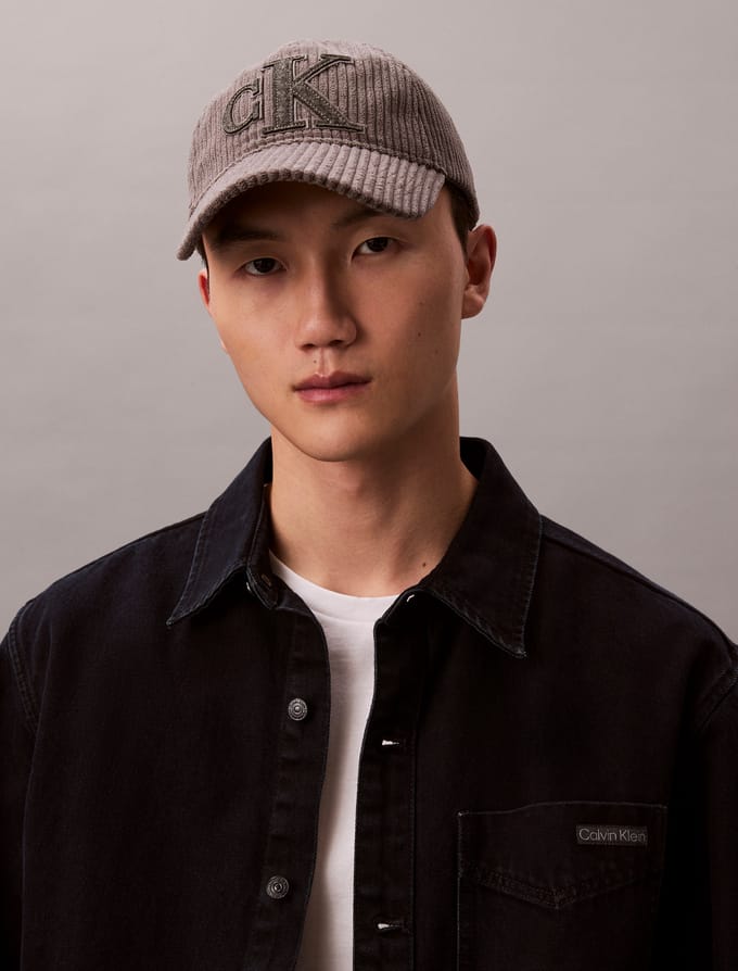 Calvin Klein Felt Monogram Patch Cap Charcoal Gray Taglia: OS | Cappelli Outlet | Uomo | Nero