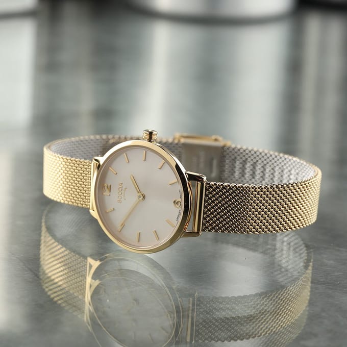 Boccia Titanium 3345-03 Dames Horloge - Saffierglas - Titanium/Staal - Goudkleurig - 28 mm breed - Quartz - Druksluiting - 5 ATM (douchen)