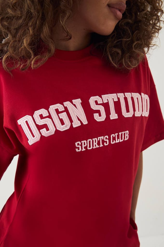 Dames Dsgn Studio Oversized T-shirt | Red | Maat: XS