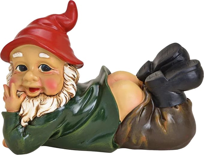 Liggende tuinkabouter - met blote billen - tuindecoratie - 25 cm - polystone beeld - tuindecoratie/tuinversiering kabouter
