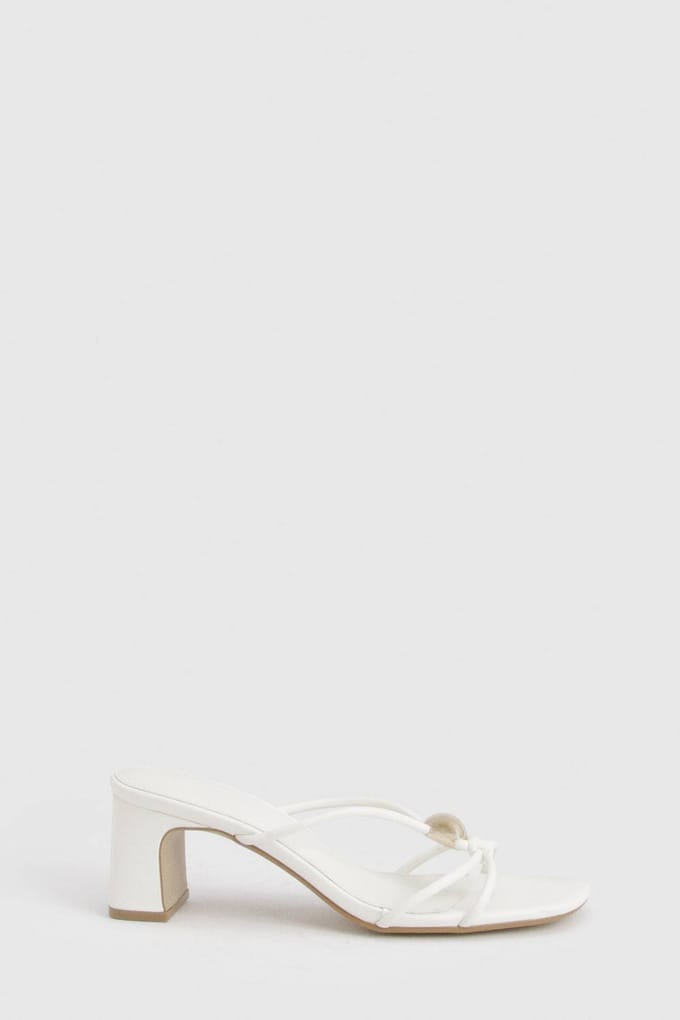 boohoo Dames Goudkleurige Bandjes Muiltjes | Wit | Maat: 41