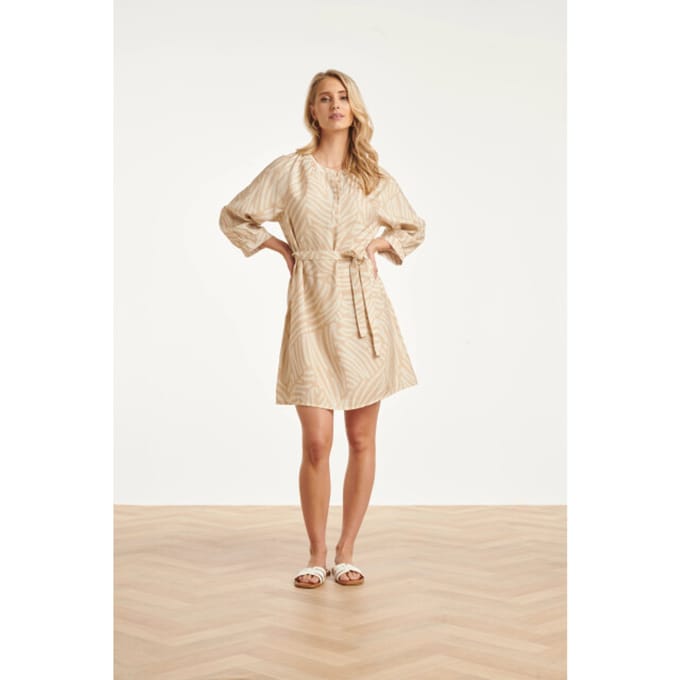 Smashed Lemon Beige jurk met abstracte print en tailleceintuur |