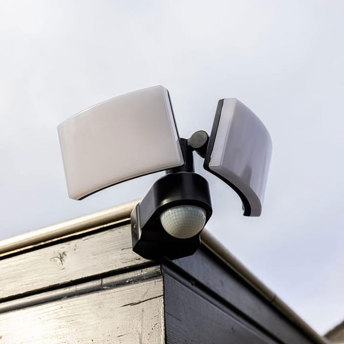 Krachtige LED Buitenlamp met Bewegingsmelder en Schemersensor - 3300 Lumen