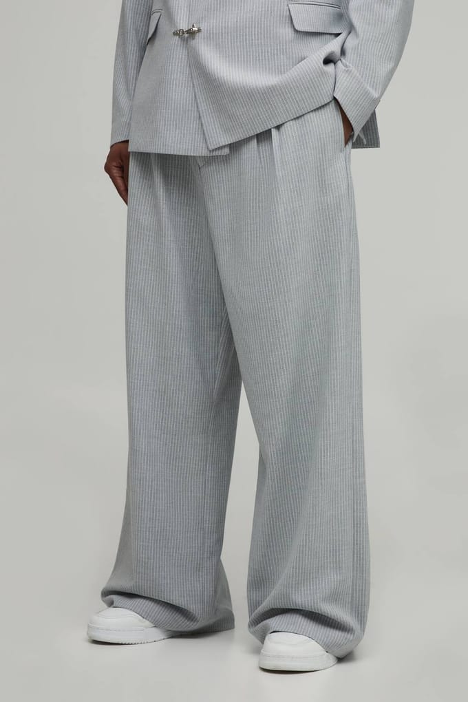 Tailored Krijtstreep Plooifront Wijde Pasvorm Pantalon | Grey | Size 36