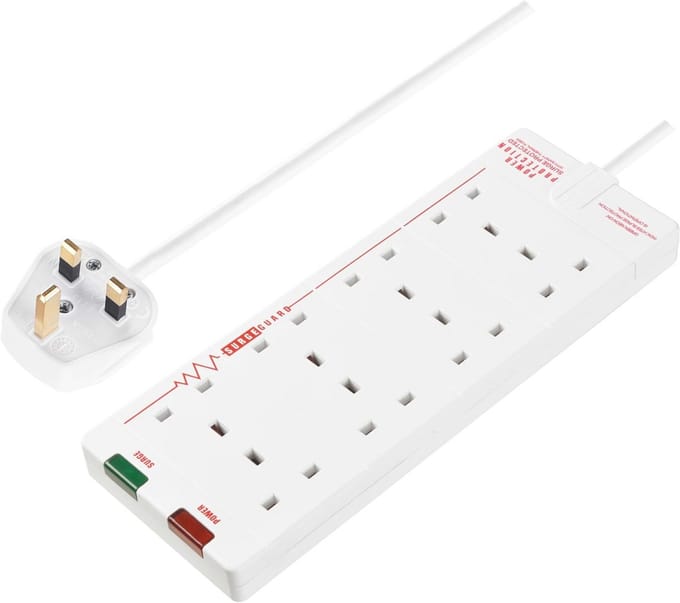 Acht Socket Overspanningsbeveiliging Verlengsnoer 2 Meter Wit