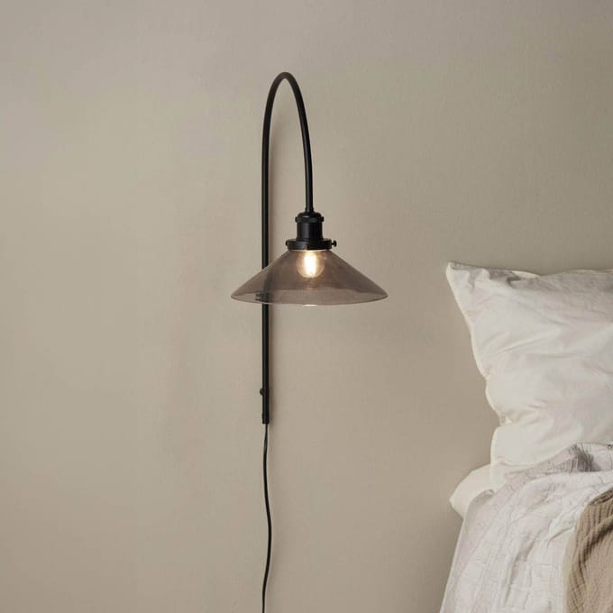 PR Home wandlamp August, zwart, glad glas, Ø 25 cm