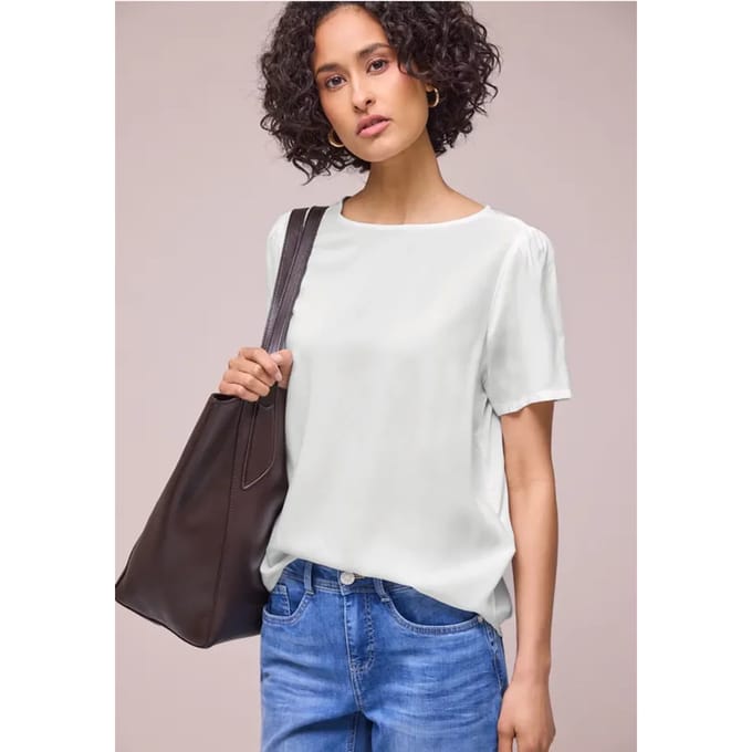Blouse met ronde hals en korte pofmouwen