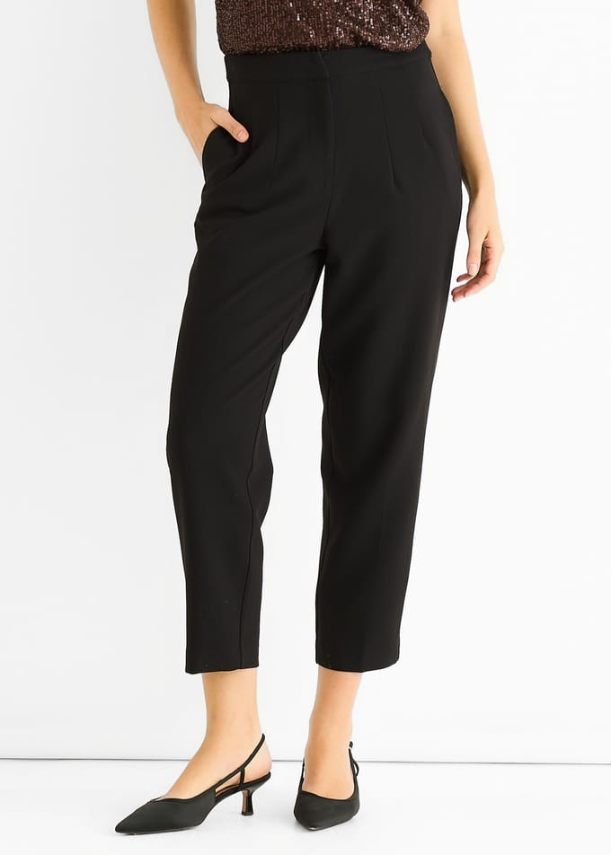 Zwarte enkellange pantalon met sigarettenpijp