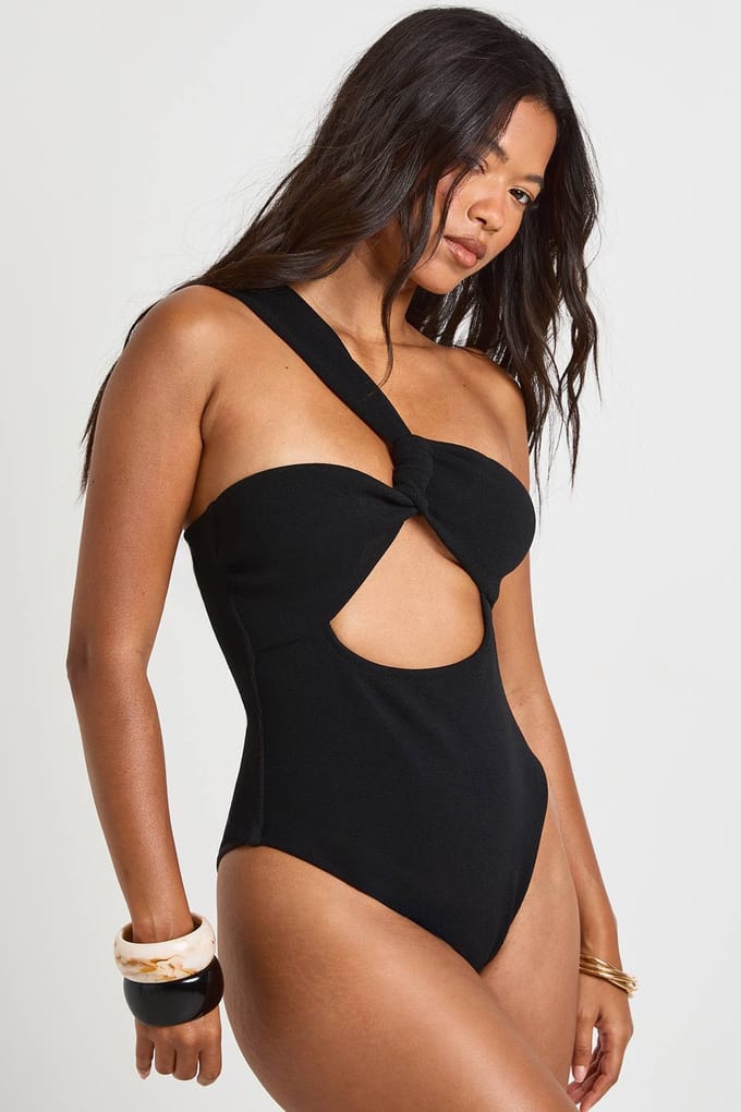 boohoo Dames Asymmetrisch Badpak Met Uitsnijding In Het Midden | Black | Maat: 6
