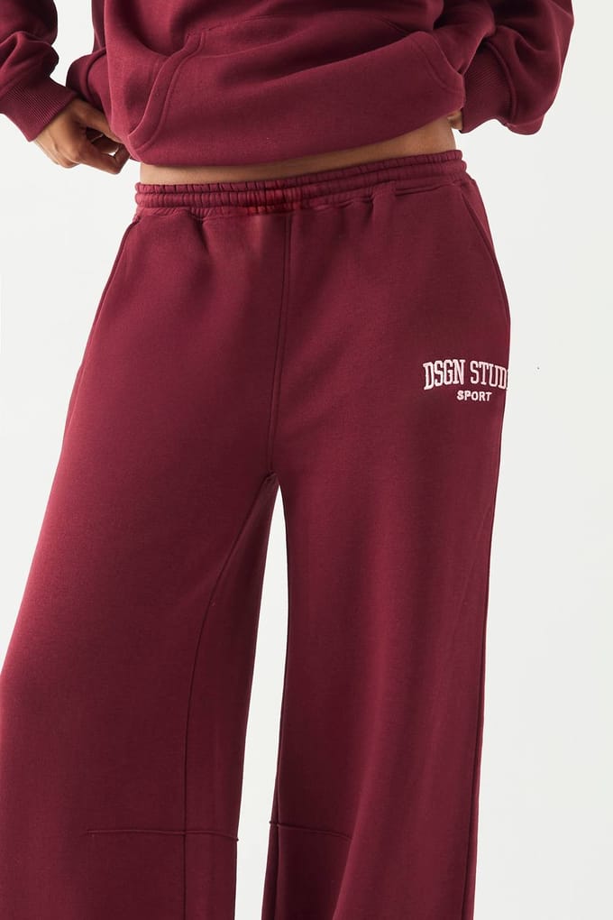 Dames DSGN Studio Straight Leg Jogger | Bordeaux Rood | Maat: XL