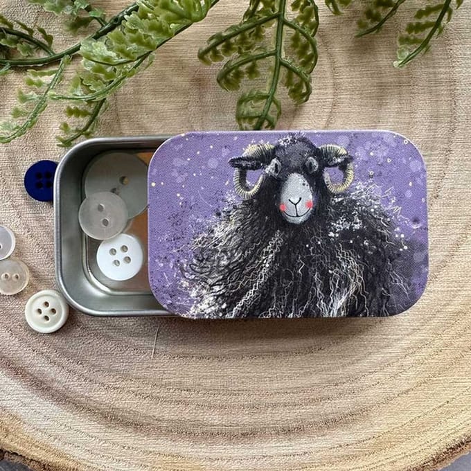 Alex Clark Sliding little Tin Sheep ~ Langwerpig klein opbergblikje Schaap