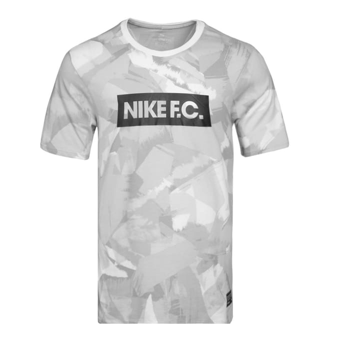 Nike Fc As M Nk Aop 4 Lifestyle Casual Series Mode Veelzijdig Letter Ronde Hals Korte Mouw T-Shirt Heren T-Shirts Wit 847440-100 M white
