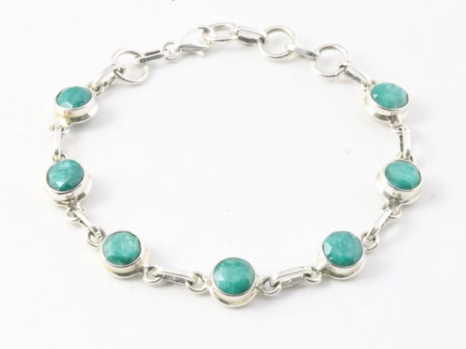 Zilveren armband met smaragd