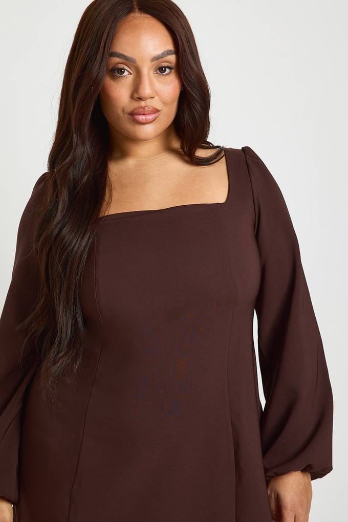 boohoo Dames Plus Volume Mouw Fit & Flare Mini Jurk | Chocoladebruin | Maat: 44