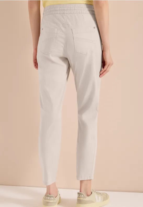 Mid Waist Slim Legs broek in een gewassen look