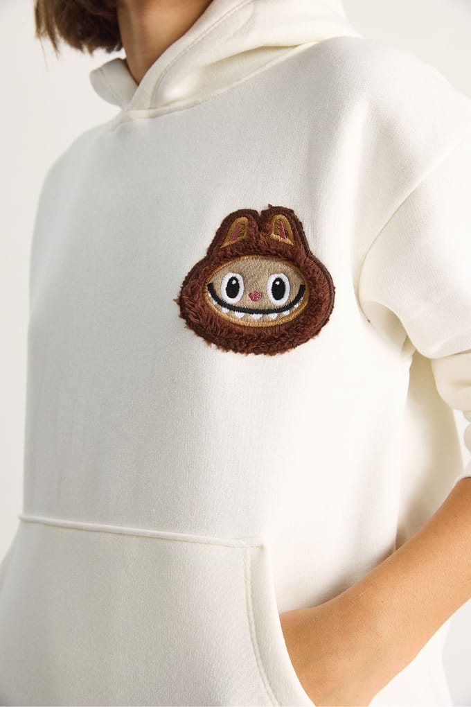 Gekleed Geborduurd Sweatshirt met Kap