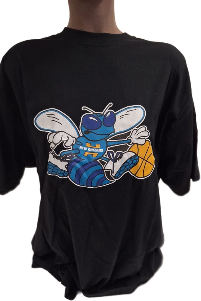 NEW ORLEANS HORNETS- TSHIRT -BLACK-S