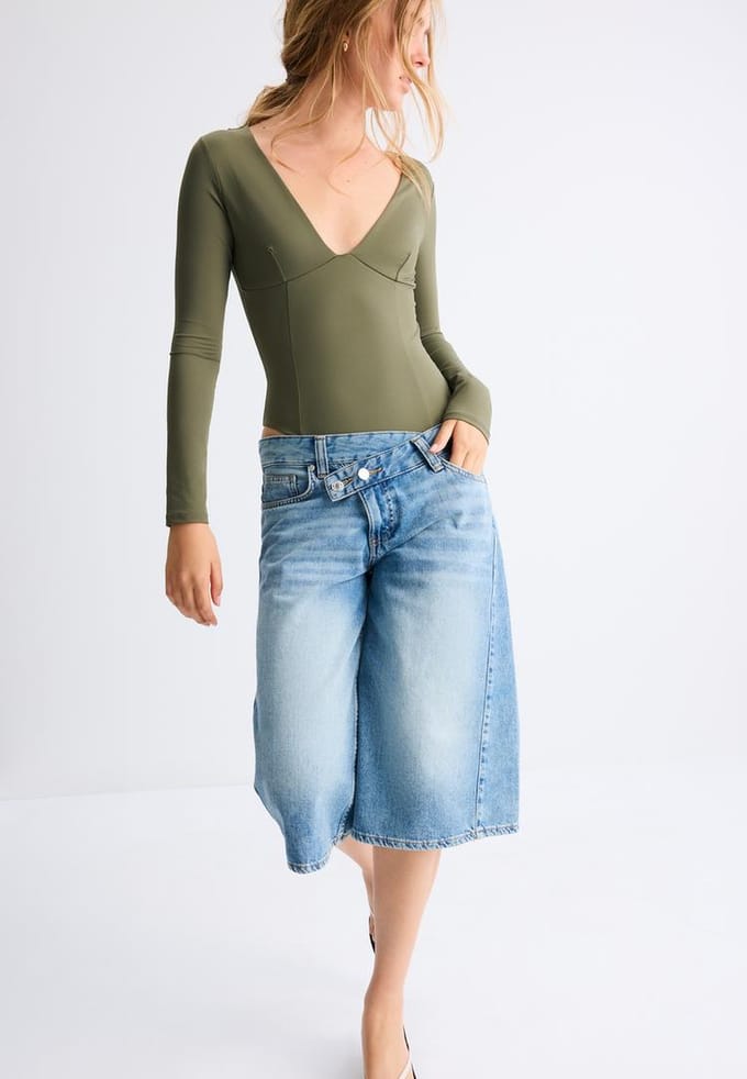 Stradivarius Body met V-hals en snit onder de borst  Kaki S