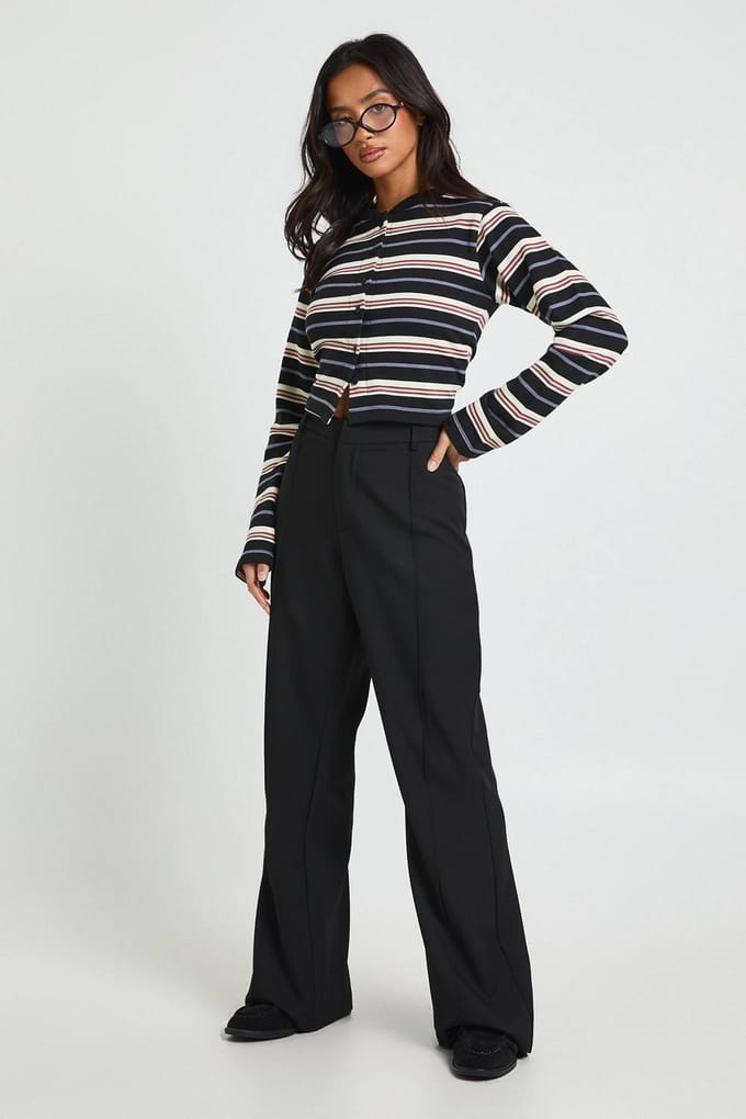 Dames Petite Boohoo Basics Getailleerde Flare Broek | Zwart | Maat: 38
