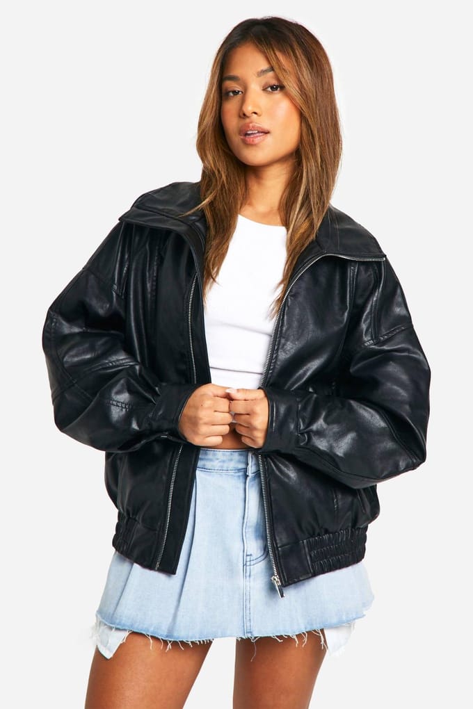 boohoo Dames Petite PU Naad Detail Oversized Bomberjack | Zwart | Maat: 40