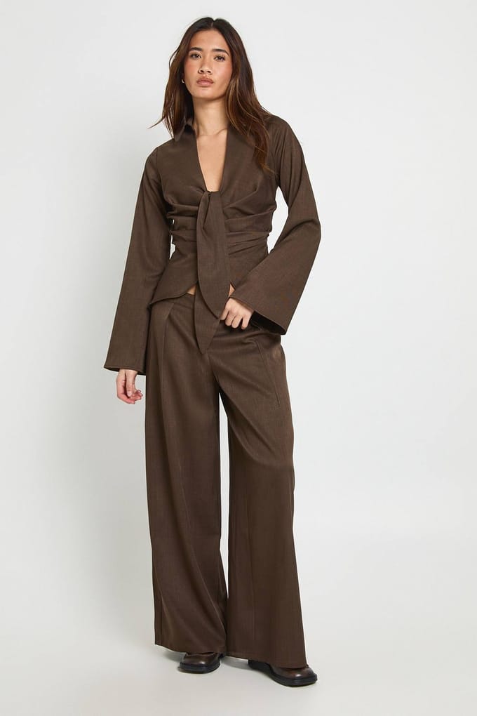 boohoo Dames Broek met plooidetails en wijde pijpen | Mocha | Maat: 8