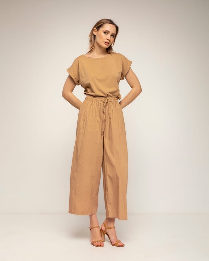 Rechte broek met zakken en elastische taille