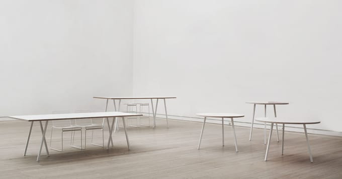 HAY - Loop Stand Frame - zwart