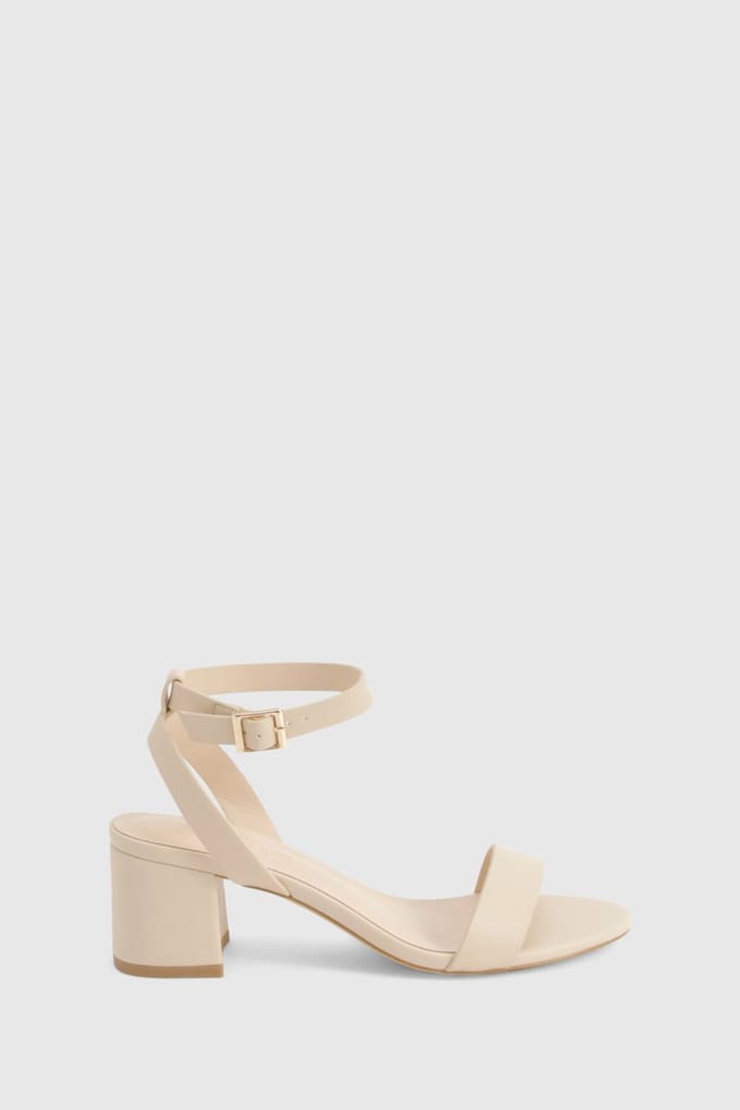 boohoo Dames Brede Pasvorm Lage Blok Barely There Hakken | Nude | Maat: 37