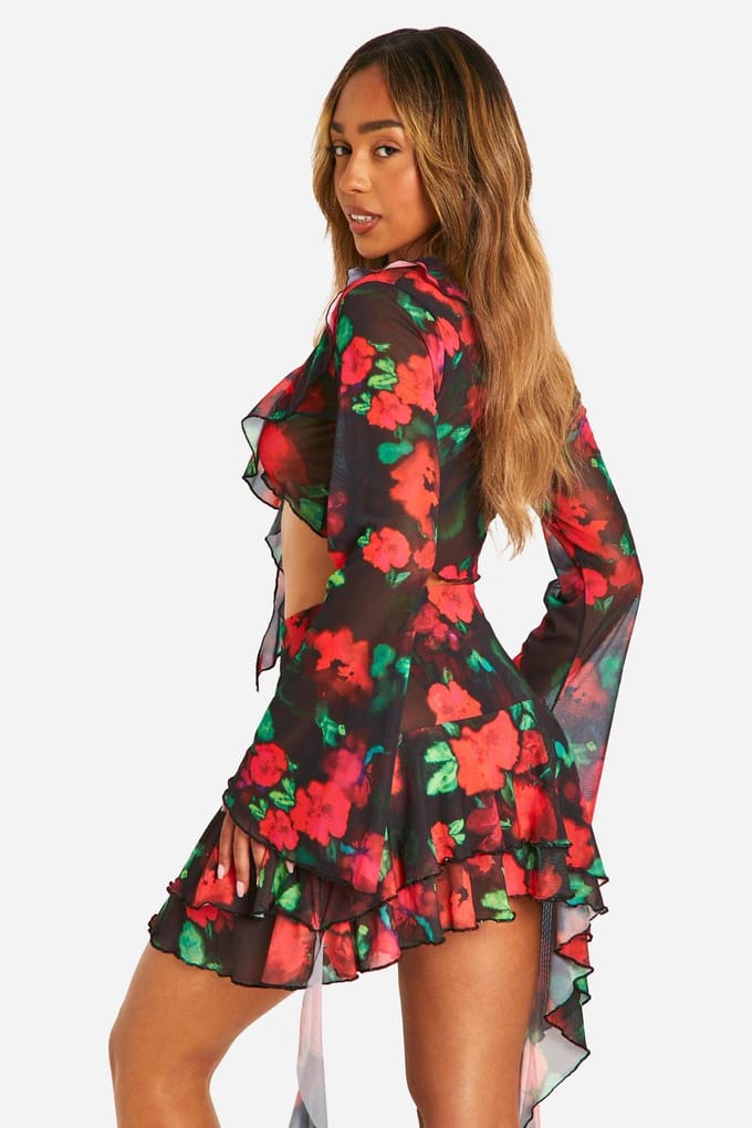 boohoo Dames Floral Ruffle Tie Front Beach Top | Black | Maat: Medium