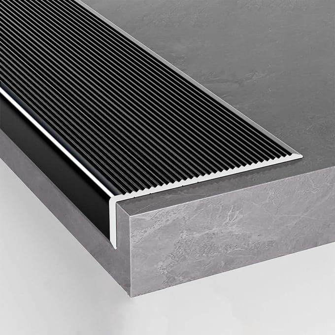Trapneusprofiel - Antislip rand - Veilig Lopen - Duurzaam Aluminium - 90 cm - Zwart