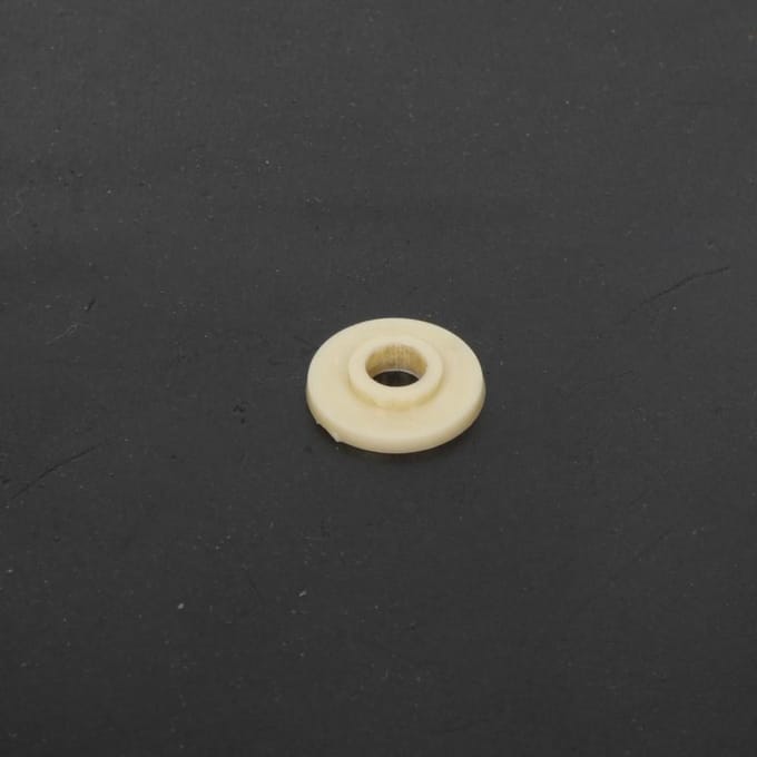 beige nylon kunststof sluitring voor zijkappen bromfiets mbk 51 mob