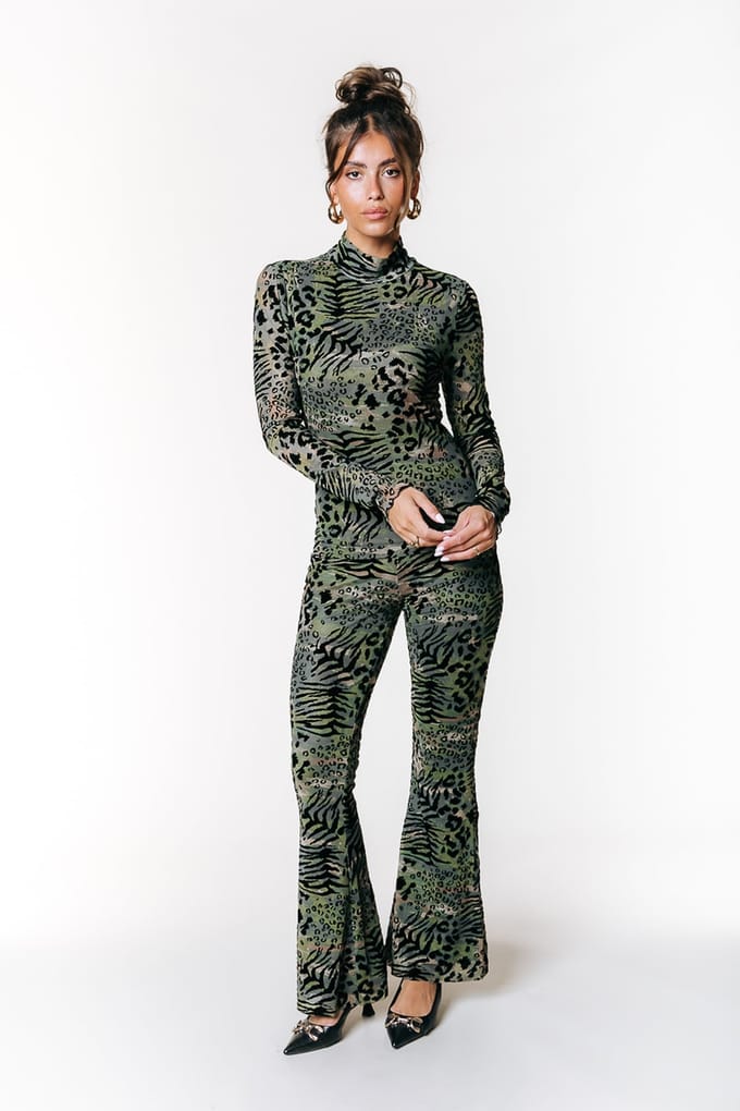 Colourful Rebel Multi Leopard Flock Mesh Extra Flare Pants Army Größe: XS | Sport-Leggings Outlet | Damen | Grün