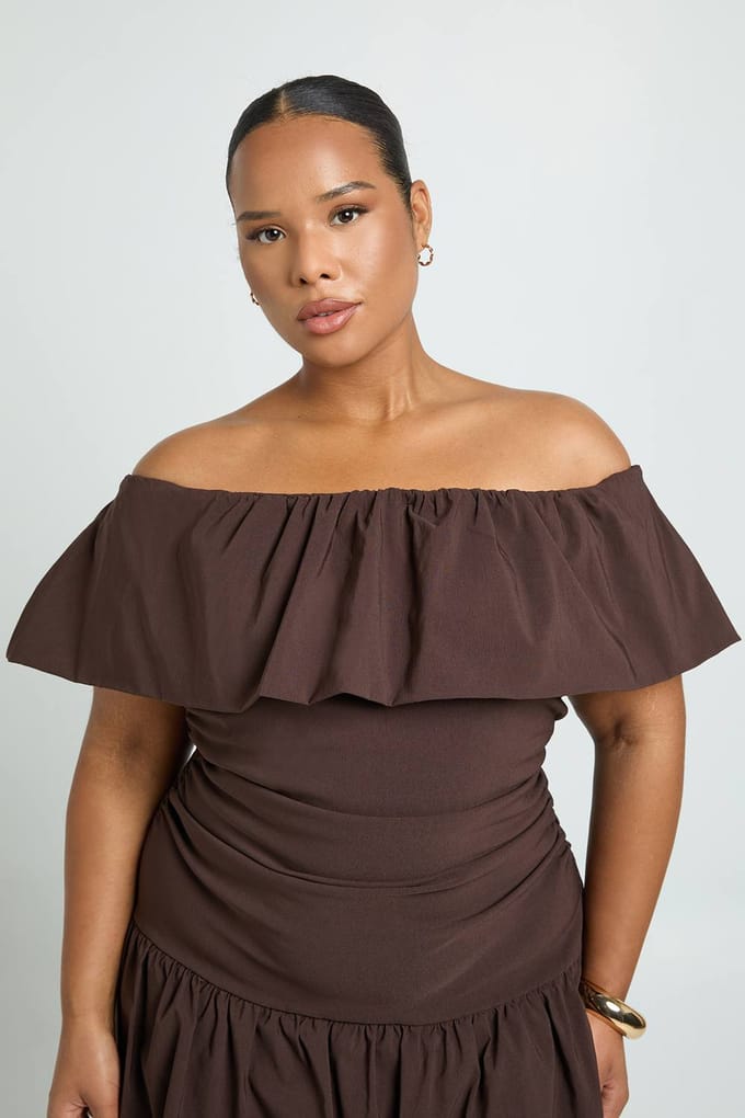 boohoo Dames Plus Puff Ball Bardot Mini Jurk | Chocoladebruin | Maat: 44