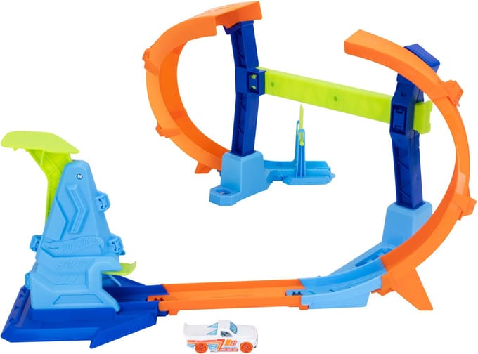 Hot Wheels Stunt Tracks Corkscrew Jump Champion