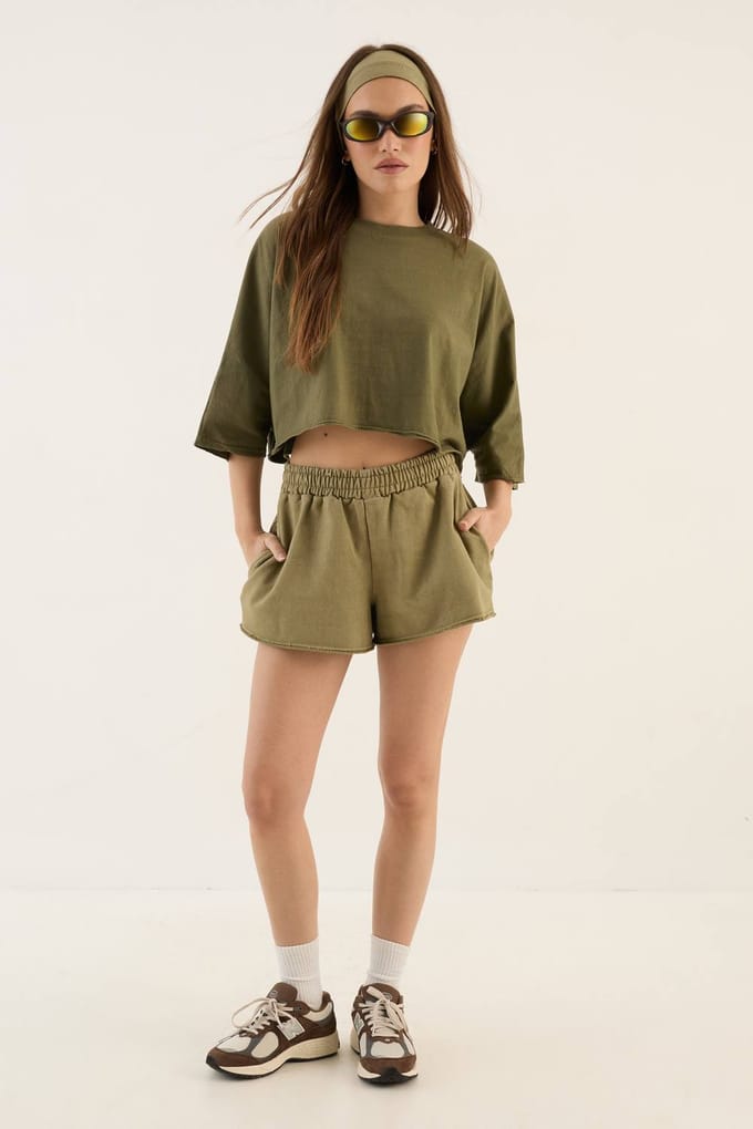 Dames Dsgn Studio Zwaar Gewassen Oversized Korte Mouw Crop T-shirt | Olijf | Maat: XL
