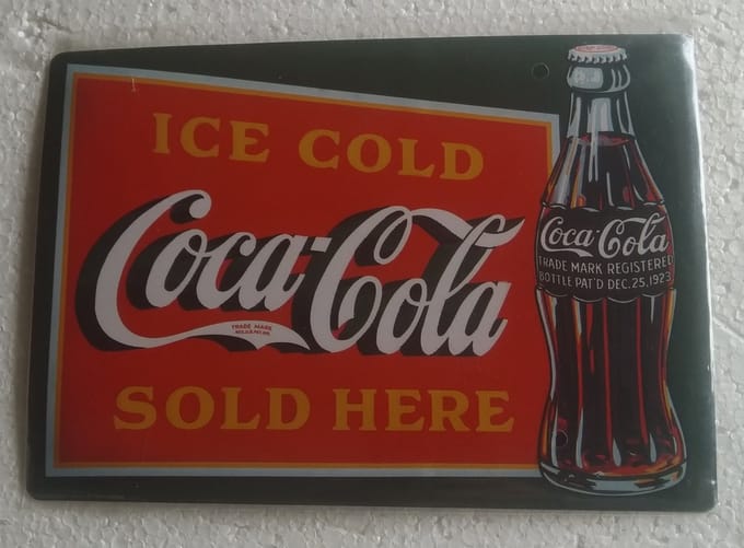 metalen ansichtkaart Coca Cola sold here 15 x 21 cm