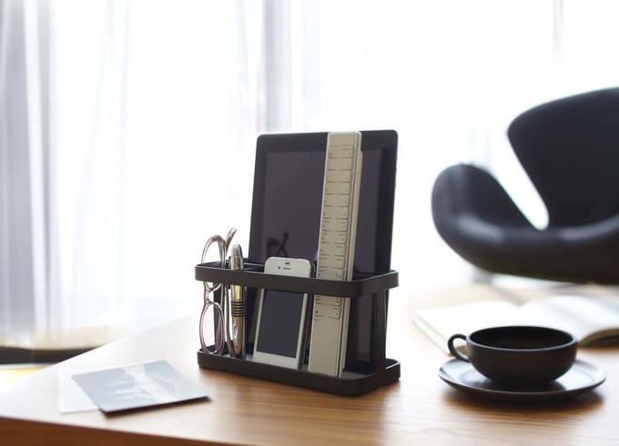 Yamazaki Tablet- & Afstandsbedieningenrek - Tower - Zwart