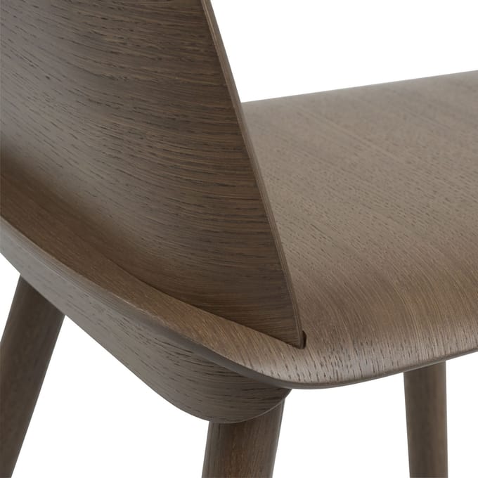 Muuto Nerd barkruk - donkerbruin - laag