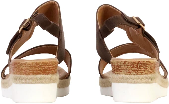 Sandalen met plateauzool en riempje