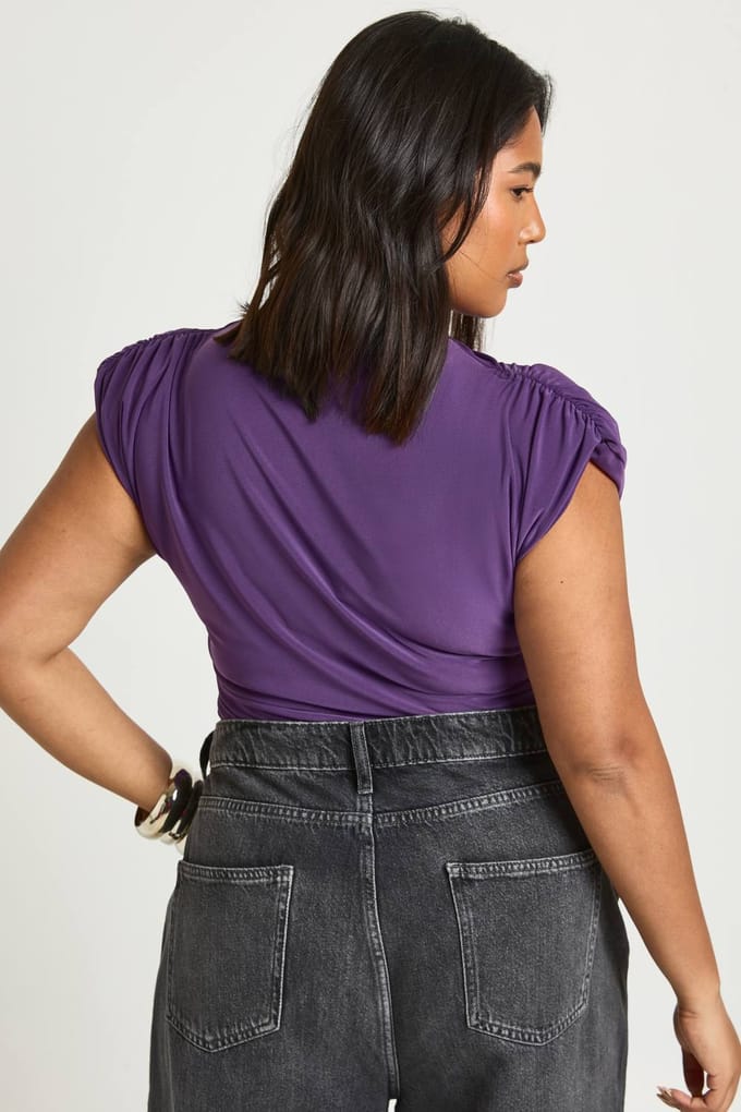 boohoo Dames Plus Schoudervulling Mouwloze Bodysuit | Plum | Maat: 18
