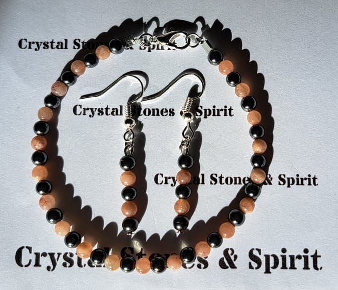 Set Armband/ Oorbellen Maansteen / Hematiet hang 4 mm