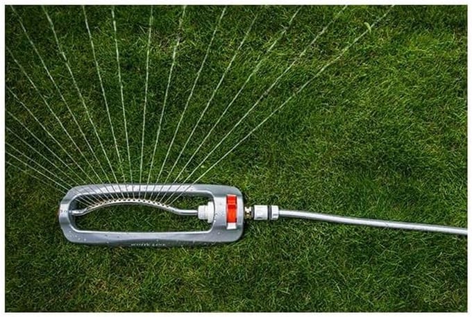 Vierkante Oscillerende Tuinsproeier van Metaal - Ideaal voor 334 m² Tuinoppervlak