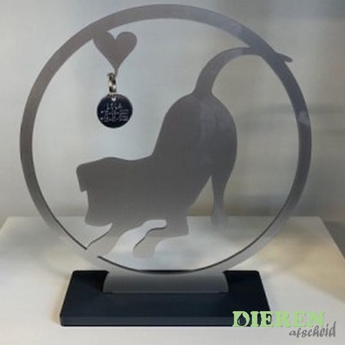 Herdenkingstandaard hond zilverkleurig