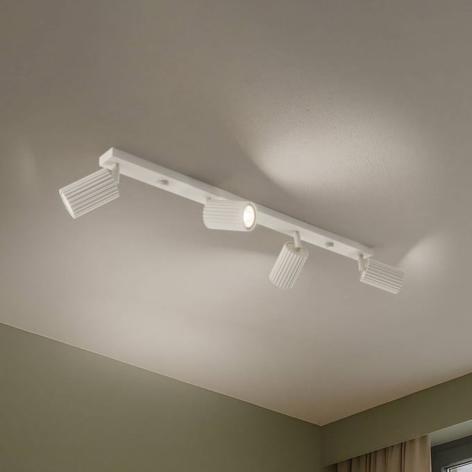 Plafondlamp KARBON 4L met 4 verstelbare spots - Sollux Lighting - IP20 - Beige aluminium behuizing - 81 x 6.5 x 16.5 cm - 4 x GU10 LED, exclusief lichtbron - 4 x 10 W - Minimalistische plafondlamp voor woonkamer, slaapkamer en eetkamer
