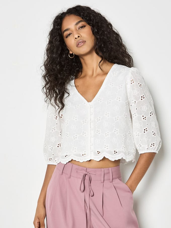 Daisy Broderie Anglaise-top met knopen