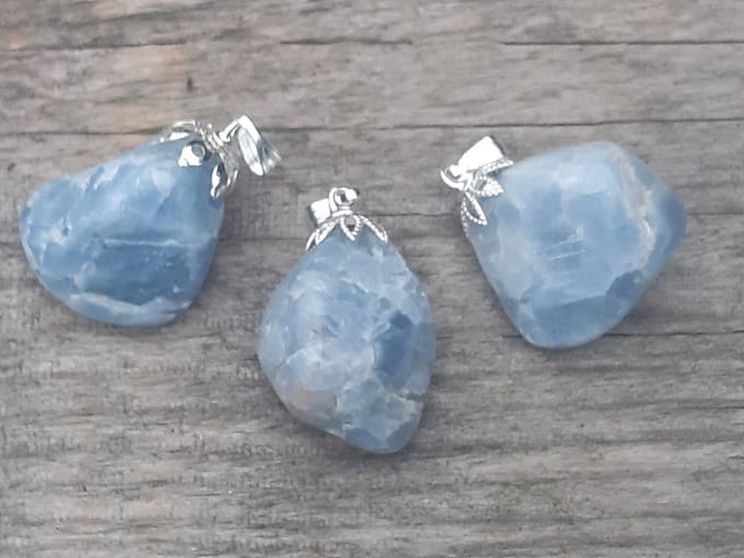 Edelsteen blauwe Calciet hanger